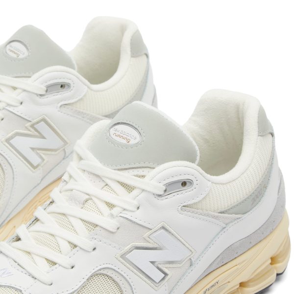 New Balance M2002RIA