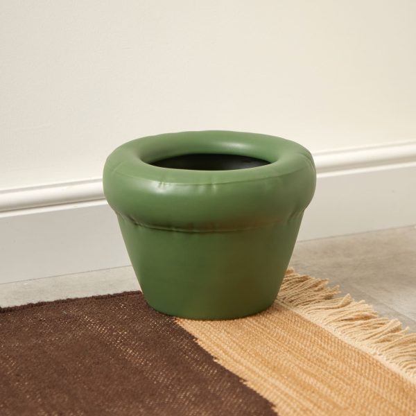 Home Studyo Pierre Planter