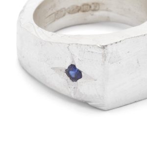 The Ouze Sapphire Magnum Signet Ring