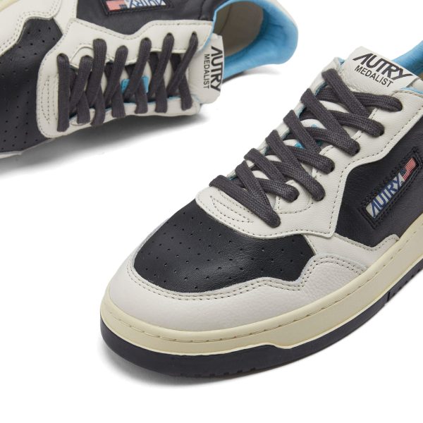 Autry Medalist Low Leather Sneaker