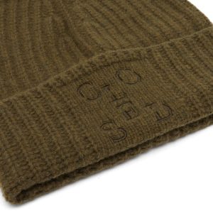 Closed knitted hat