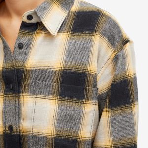 Closed shirt with pocket