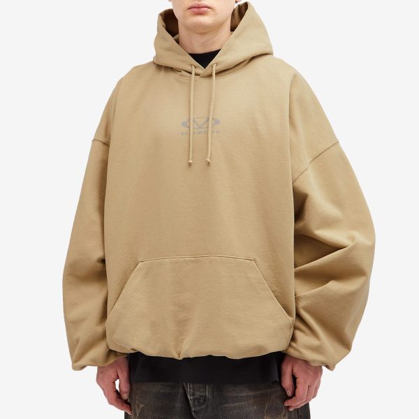 VETEMENTS Oval Logo Cropped Boxy Hoodie