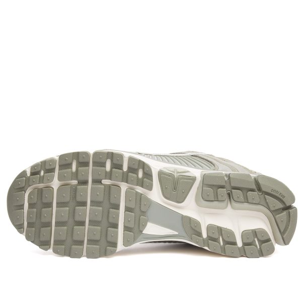 Nike Zoom Vomero 5 Sde Sneaker